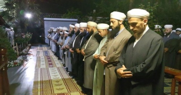 Ahmet İslamoğlu Hocaefendi ve talebeleri Hane-i Saadet`te iftarda