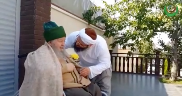 EFENDİ HAZRETLERİ HANE-İ SAADETİN BAHÇESİNDE