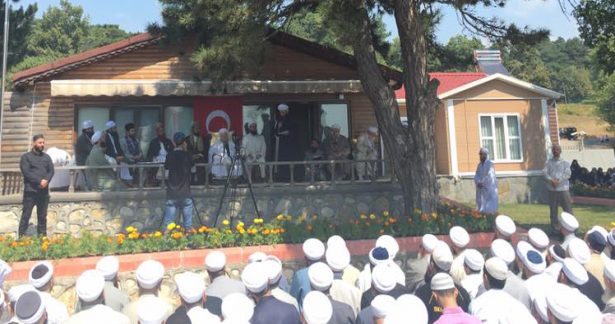 Efendi Hazretlerimizin teşrif ettikleri program başlamış oldu.